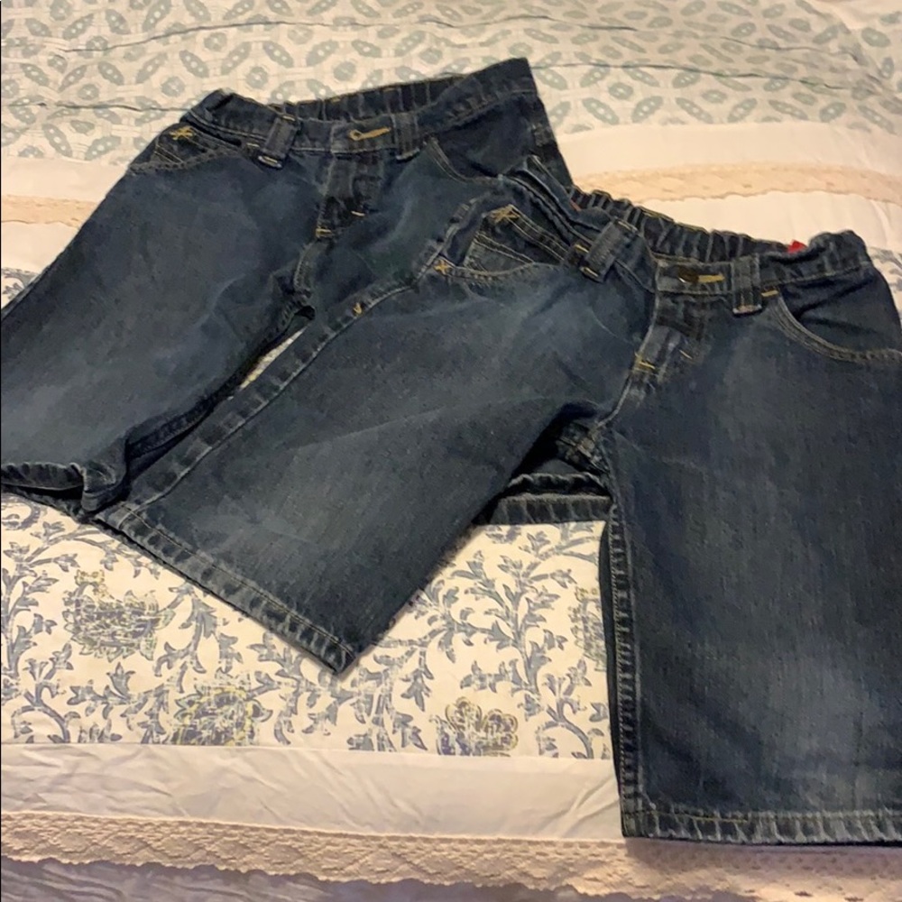 2 pair of size 8 reg boys wrangler shorts